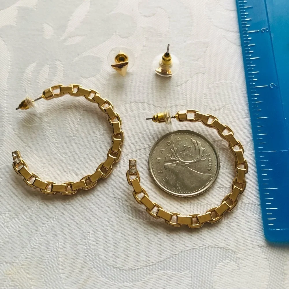 💜3/$30 Double Piercing Gold set of stud and Chain Hoop - Picture 3 of 5